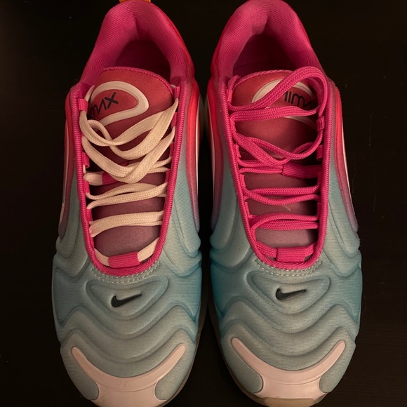 BEAUTIFUL NIKE 720s - Picture 3 of 6